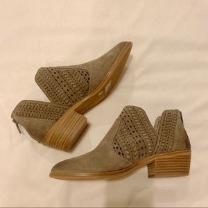 Vince Camuto Prasata Booties